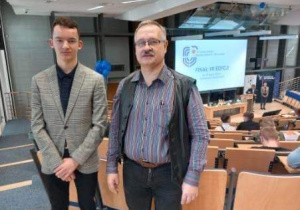 Mikołaj Śniady z nauczycielem Witoldem Dobrowolskim