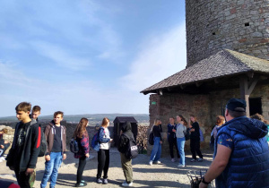 Uczniowie podczas wycieczki w Góry Świętokrzyskie