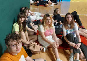 Uczniowie klasy III C podczas konkursu wiedzy o Unii Europejskiej „1 z 24"