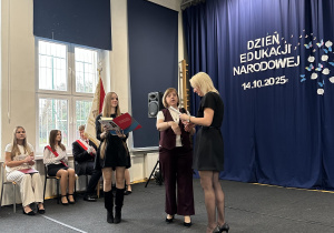Wręczenie nagród przez Panią wicedyrektor