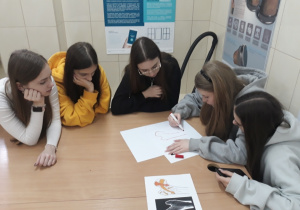 Uczniowie podczas warsztatów na Politechnice Łódzkiej