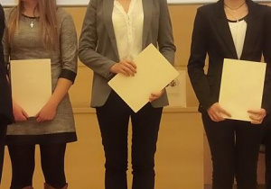 Katarzyna Łakomiak uczennica klasy III C otrzymała stypendium Prezesa Rady Ministrów za wybitne osiągnięcia edukacyjne