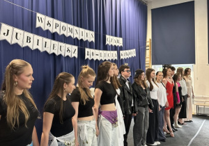 Uczniowie, którzy zaprezentowali część artystyczną podczas jubileuszu