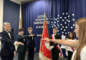 Uczniowie klas pierwszych podczas ślubowania